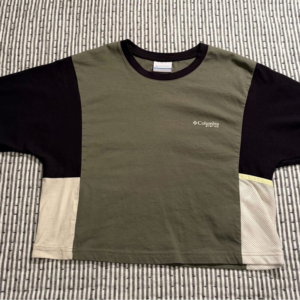 Columbia Olive and Black Crew Neck Shirt